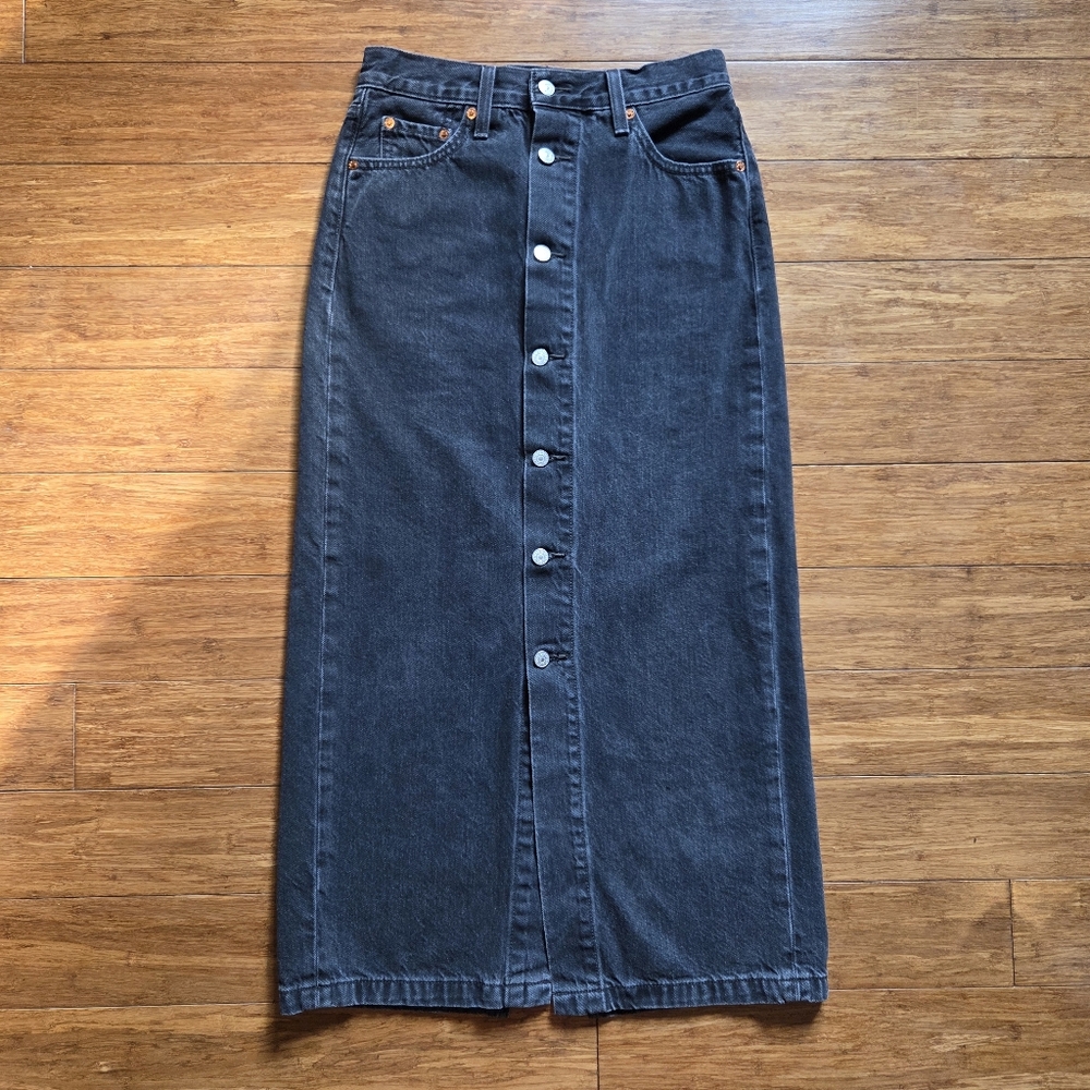Levi’s Premium Black Button Front Midi Skirt W25 High Rise Denim Minimalist